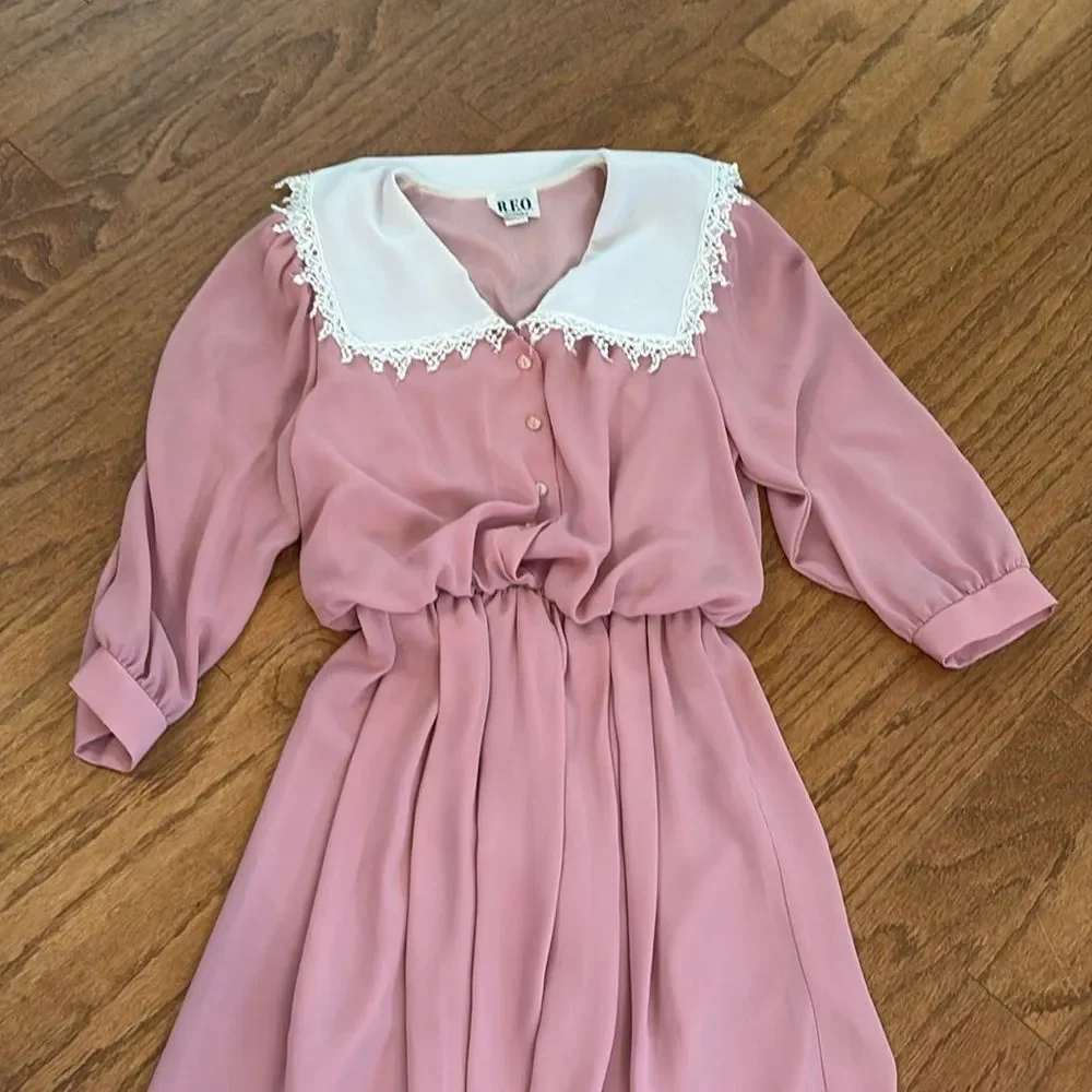 Vintage dress, R.E.O. Originals, size 14, pink with a cream colored lace collar - Picture 2 of 14